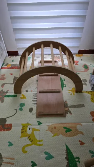 Arco balancin de madera con rampa