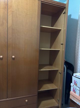 Armario de madera 3 puertas con cajones