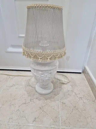 Lámpara de mesa blanca cerámica pagoda