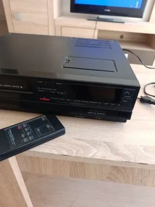 Reproductor VHS con mando a distancia