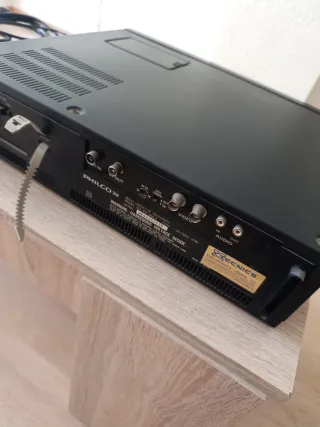 Reproductor VHS con mando a distancia