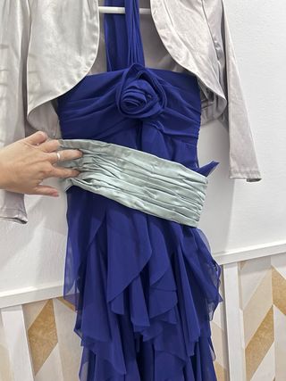 Vestido de fiesta azulón con flor