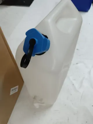 Bidón de agua plástico 10L con grifo