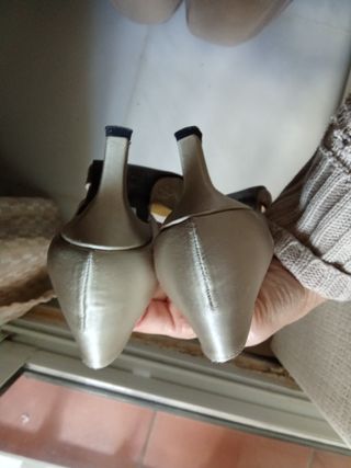 Zapatos de tacón nº35 marca Pilar Burgos