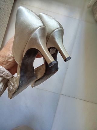 Zapatos de tacón nº35 marca Pilar Burgos