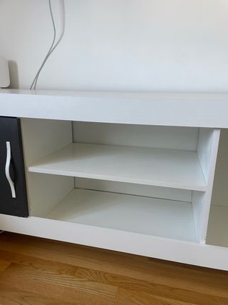 Mueble TV moderno blanco y negro