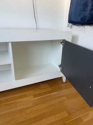 Mueble TV moderno blanco y negro