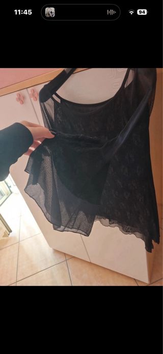 Maglia donna nera pizzo manica a campana