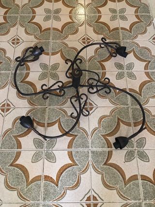 Lámpara de forja estilo araña