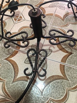 Lámpara de forja estilo araña