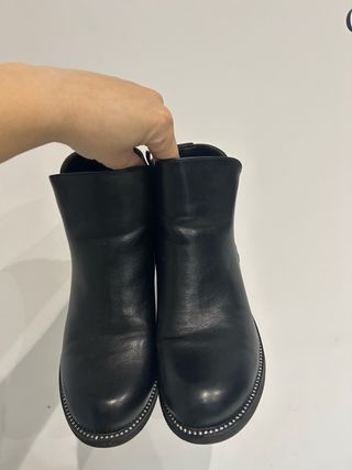 Stivaletti donna neri con borchie