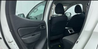 Mitsubishi L 200 76000KM PRECIO + IVA DEDUCIBLE