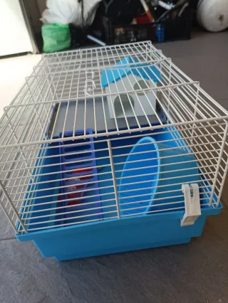 Jaula para roedores azul y blanca