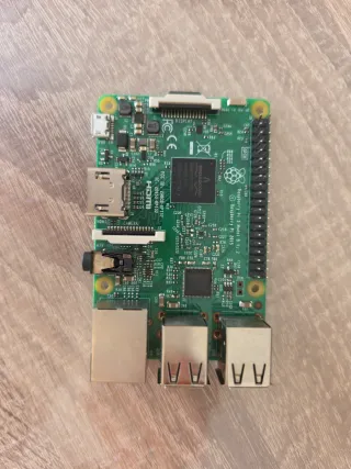 Raspberry Pi 3 Model B - Rojo/Beige