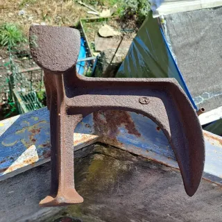 Vecchio attrezzo da calzolaio