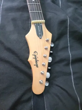 Guitarra eléctrica Epiphone Gibson estilo strato