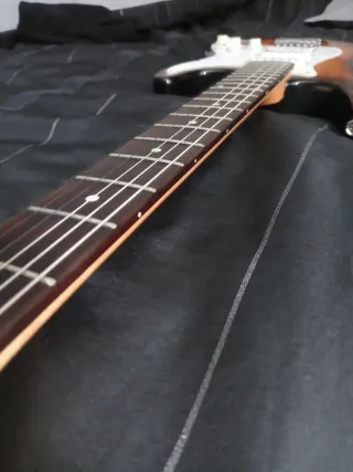 Guitarra eléctrica Epiphone Gibson estilo strato