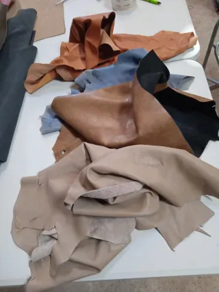 Lote de 4 Piezas piel Genuine Varios Colores.