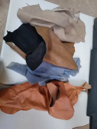 Lote de 4 Piezas piel Genuine Varios Colores.