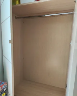 URGE VENDER HOY POR TRASLADO. Armario de madera.