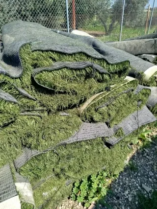 Césped artificial en rollos