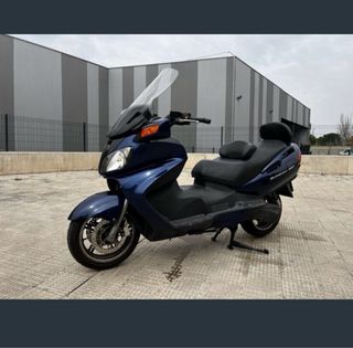Suzuki Burgman 650 AN Maxi Scooter Azul