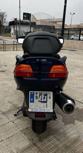 Suzuki Burgman 650 AN Maxi Scooter Azul