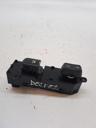 MANDO ELEVALUNAS DELANTERO DERECHO KIA OPTIMA 506975