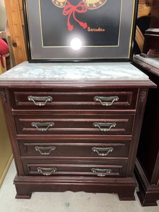 CÓMODA Y 2 MESITAS DE NOCHE
