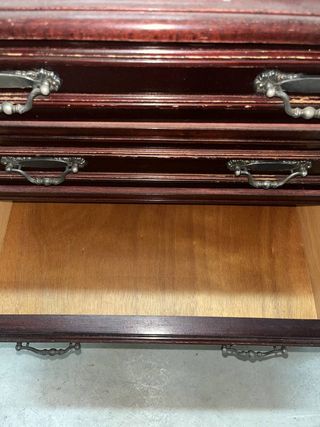 CÓMODA Y 2 MESITAS DE NOCHE