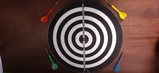 Diana de dardos con 4 dardos clásicos