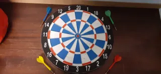 Diana de dardos con 4 dardos clásicos