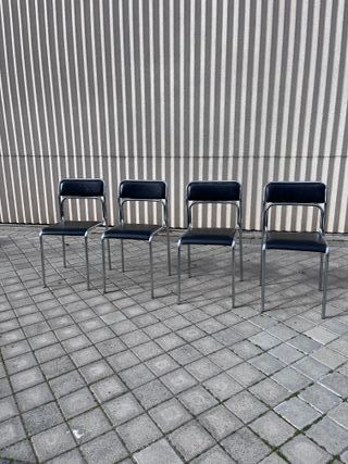 Sillas apilables estilo Bauhaus