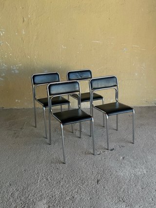 Sillas apilables estilo Bauhaus