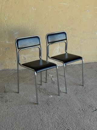 Sillas apilables estilo Bauhaus