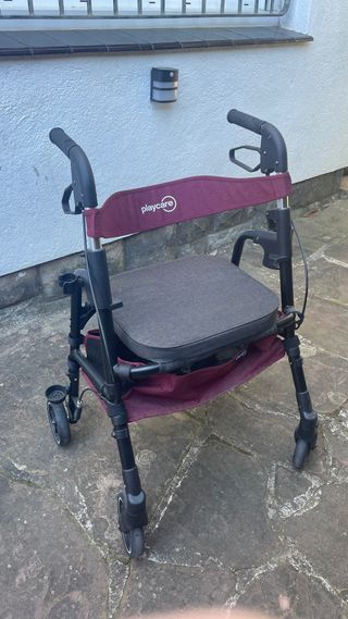 Andador PLAYCARE con asiento y cesta