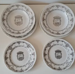 Vajilla de porcelana 2 servicios.