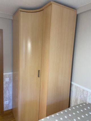 Armario esquinero + cajonera incluida + cama doble