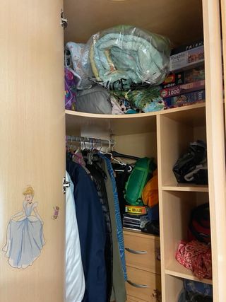 Armario esquinero + cajonera incluida + cama doble