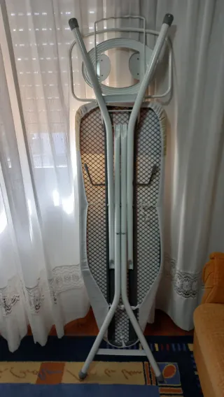 Mesa de planchar plegable