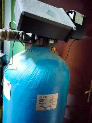 Descalificador de agua azul