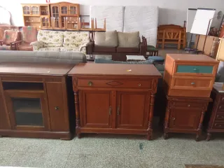 Mueble rústico marrón oscuro