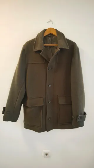 Abrigo hombre verde oliva