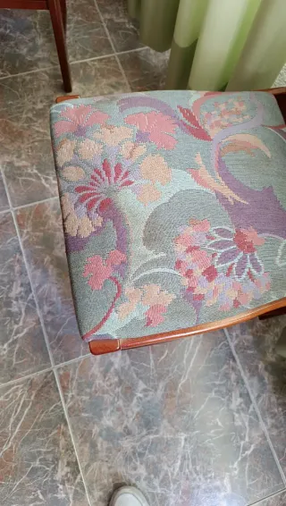 Sillas de comedor de madera con tapizado