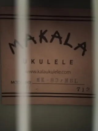 Ukelele Makala Azul con Soporte