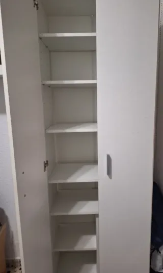Armario Ikea blanco de madera