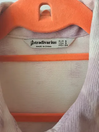 Camisa Stradivarius micropana tie-dye S