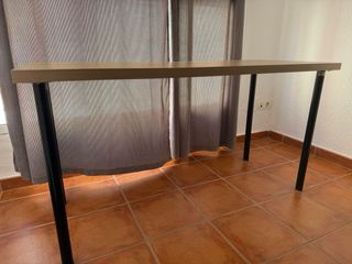 Mesa de escritorio madera y metal