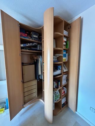 Armario esquinero madera y melamina.