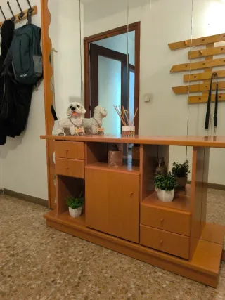 Mueble recibidor con espejo